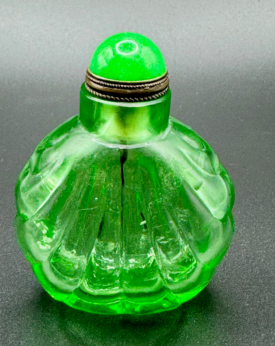 Antique Chinese Green Glass Snuff Bottle