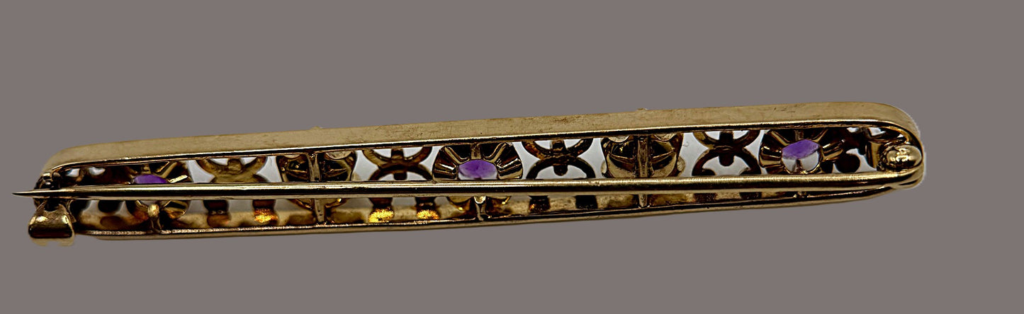 Antique Late Victorian to Art Nouveau Amethyst & Pearl Brooch in Gold (c. 1885–1900)