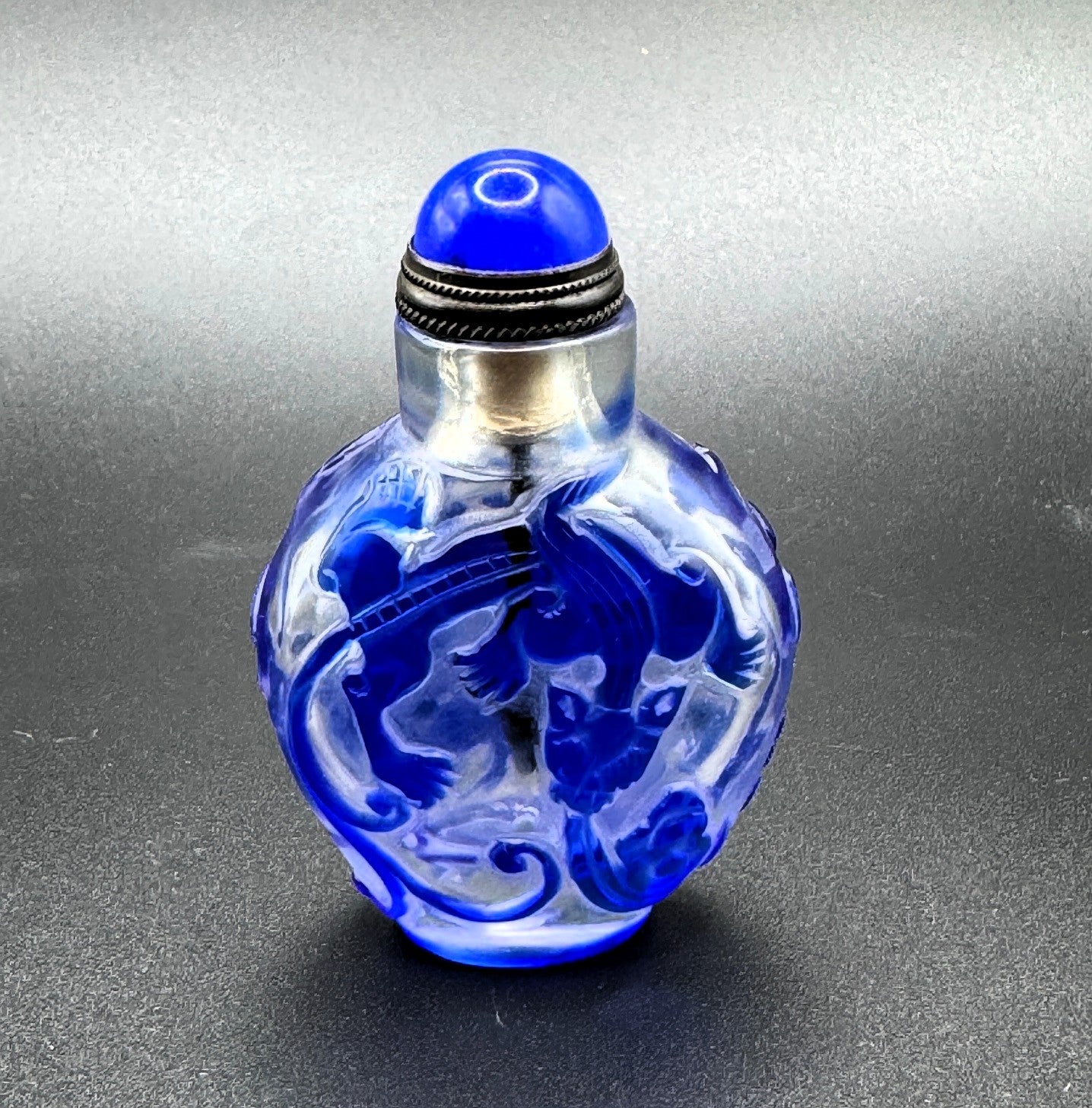 Antique Chinese Overlay Peking Glass Snuff Bottle