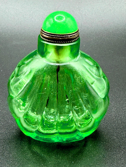 Antique Chinese Green Glass Snuff Bottle